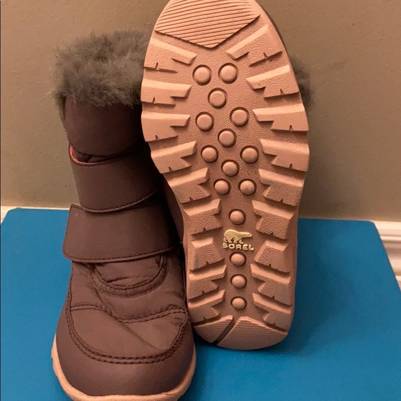 Kids Columbia boots - Picture 2 of 3